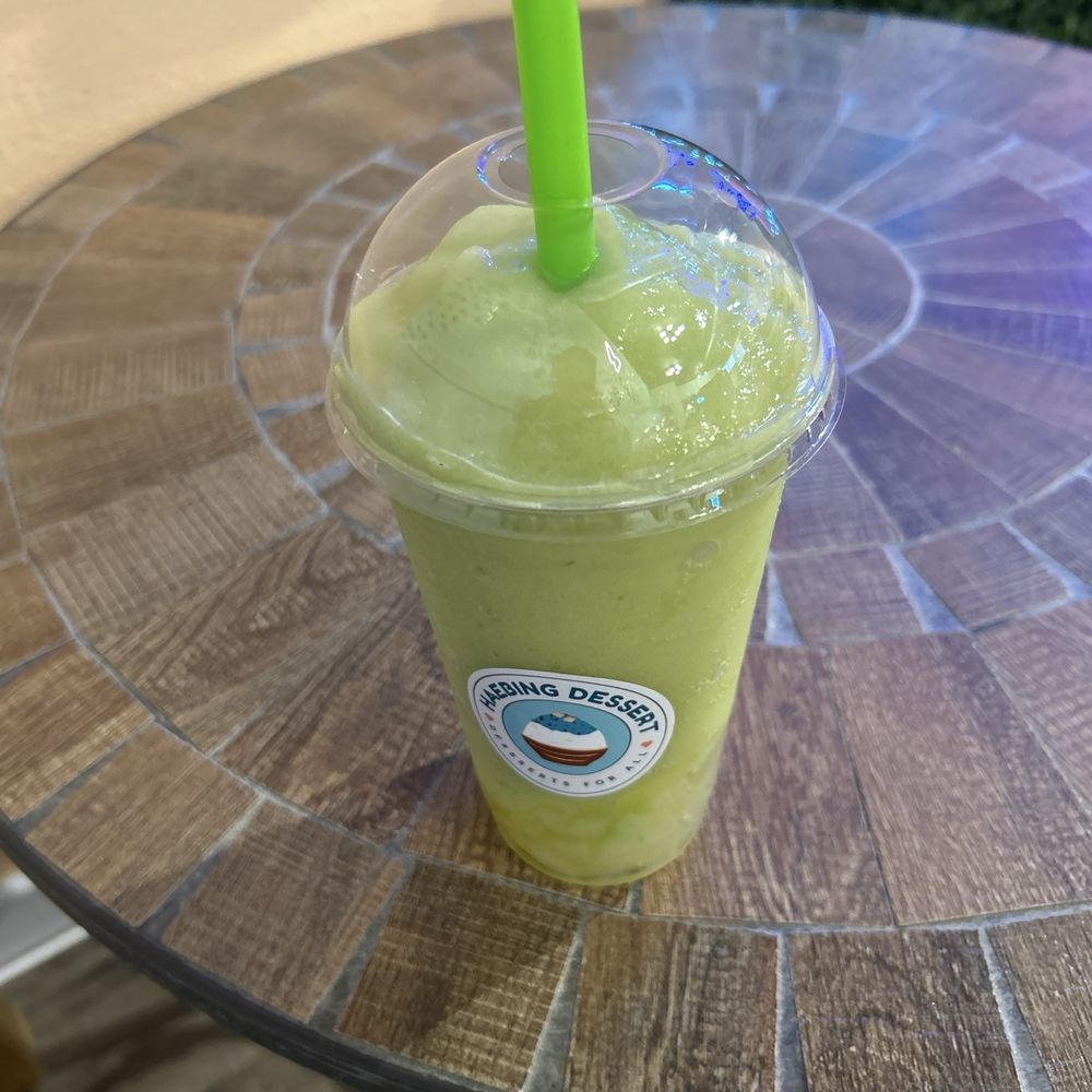 Green apple smoothie with lychee jelly