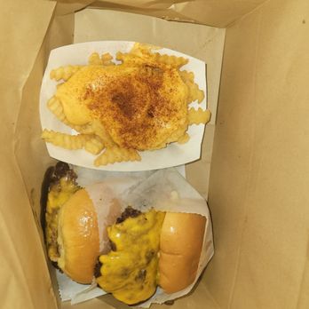 Shake Shack Pinecrest - To go order - Burgers Near Me - Orange Village, Ohio
