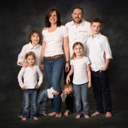 Robin's Nest Photography Studio