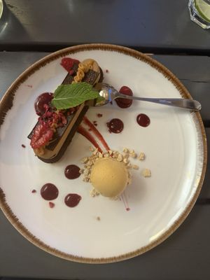 Vinohradský Parlament Restaurant by null