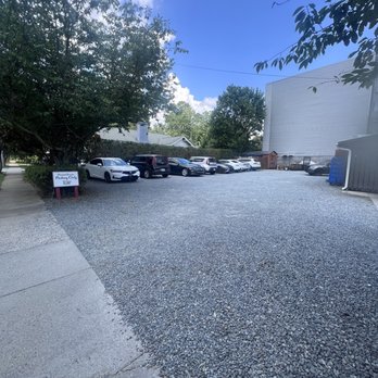 Painted Rooster - Parking situation (rear of restaurant) - Chicken Wings Near Me - Charlotte, North Carolina