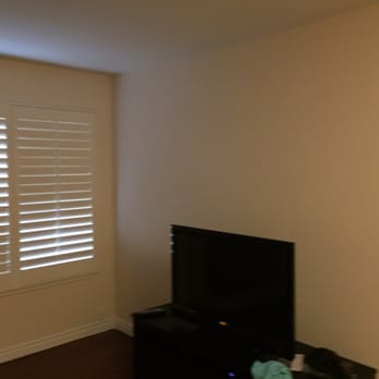 Leos Brothers Painting - This color is choice cream - have a closed up living room that was painted a dark beige and now it is brighter - Painters Near Me Leos Brothers Painting - This color is choice cream - have a closed up living room that was painted a dark beige and now it is brighter - Painters Near Me