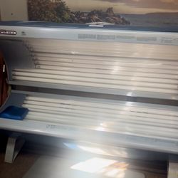 Upcountry Tanned Hides - 28-bulb sunbed