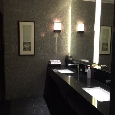 Palace Hotel Tokyo by null