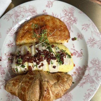 Little Hen - Carbonara Omelette, stuffed hashbrown, croissant - Breakfast & Brunch Near Me - Miami, Florida Little Hen - Carbonara Omelette, stuffed hashbrown, croissant - Breakfast & Brunch Near Me - Miami, Florida