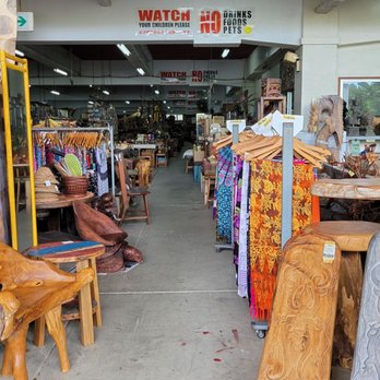 K雑貨 地球雑貨ウェアハウス - Updated November 2025 - 13 Photos - 読谷村