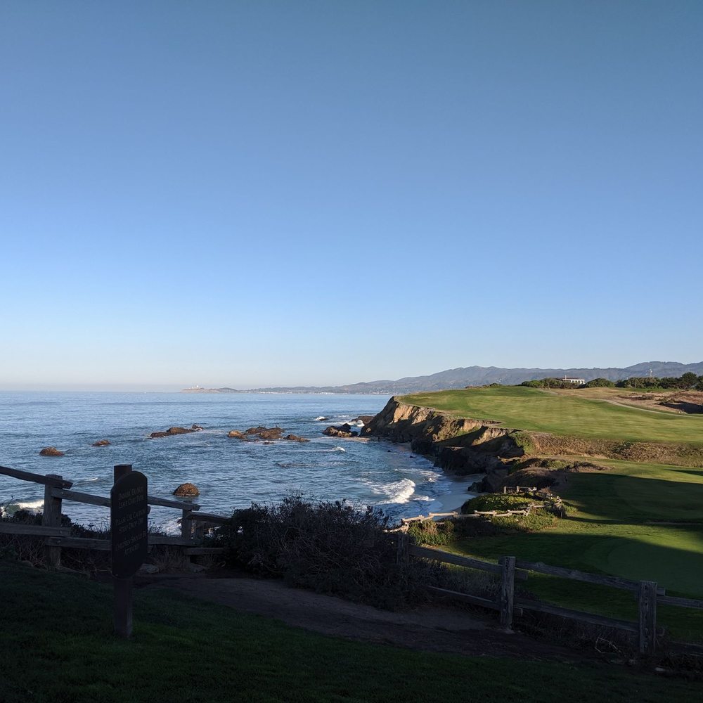 Miramontes Point Beach - Water view alongside hotel - Beaches Near Me - Half Moon Bay, California Miramontes Point Beach - Water view alongside hotel - Beaches Near Me - Half Moon Bay, California