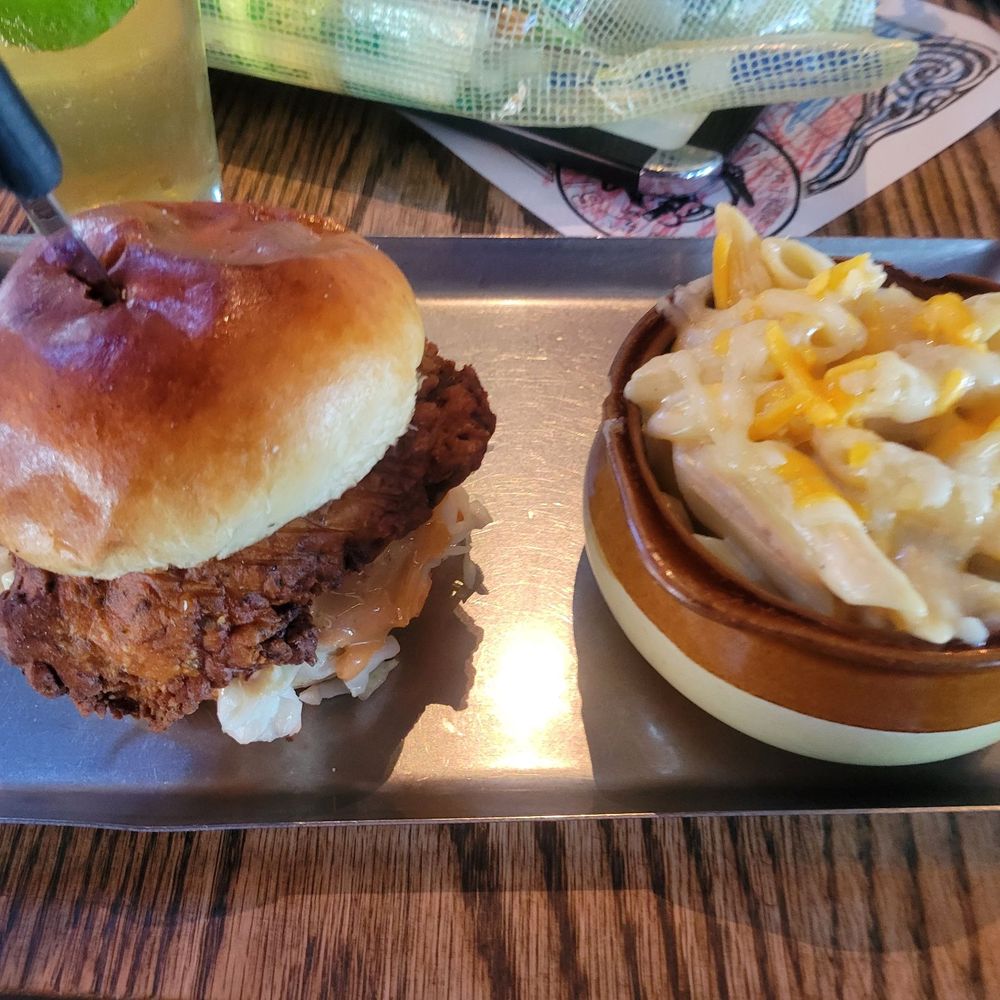 Sidewinders American Grill - Nashville Chicken Sandwich. Side of Mac and Cheese - Bars Near Me - Bozeman, Montana Sidewinders American Grill - Nashville Chicken Sandwich. Side of Mac and Cheese - Bars Near Me - Bozeman, Montana