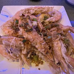 Salt and pepper prawns (head on) Salt and pepper prawns (head on)