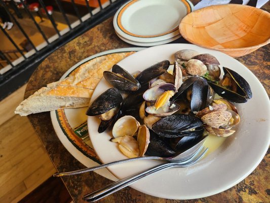 The Athenian Seafood Restaurant And Bar by null