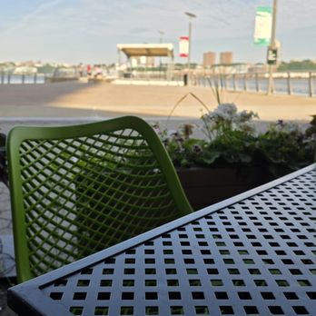 Pier i Cafe - American Near Me - New York, New York Pier i Cafe - American Near Me - New York, New York