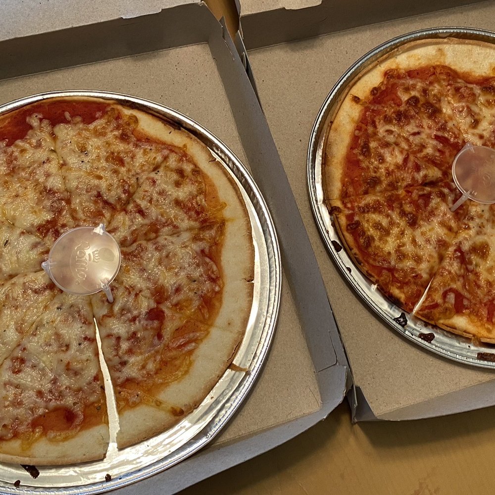 Gluten-Free Pizza. Ordered and paid extra for toppings that were not provided. Gluten-Free Pizza. Ordered and paid extra for toppings that were not provided.