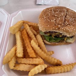 Farmer Browns Meat N Eat Fire Pit BBQ - Smash Burger yummy one of the best I've had on the coast