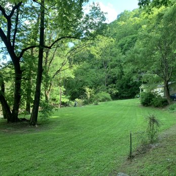 B & B Cut Rite Lawn Service - Cut and weed eating to Customers likes! - Lawn Services Near Me B & B Cut Rite Lawn Service - Cut and weed eating to Customers likes! - Lawn Services Near Me