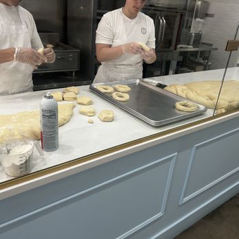 Peachey's Baking - Making the donuts right out front. - Food Trucks Near Me - Sarasota, Florida