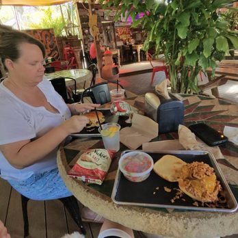 Yellow Dog Eats - Patio table - Sandwiches Near Me - Windermere, Florida Yellow Dog Eats - Patio table - Sandwiches Near Me - Windermere, Florida