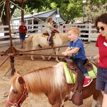 Blackberry Farm - Parks Near Me - Aurora, Illinois