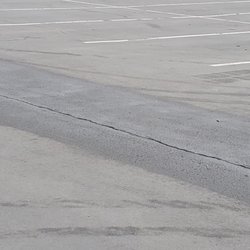 Elmonica Max Station - Strange vehicle in parking lot, no plates