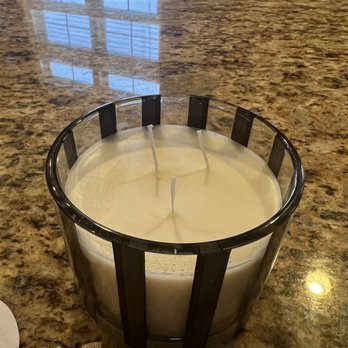 Paddywax Candle Bar - Finished product - Candle Stores Near Me - Reston, Virginia