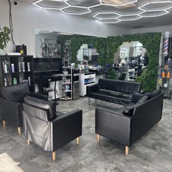 A+ Hair Salon - Sala de espera