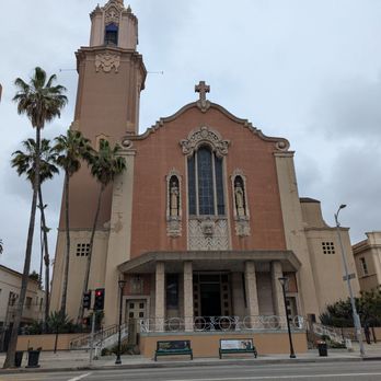 Blessed Sacrament - Churches Near Me - Los Angeles, California