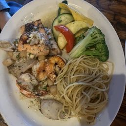 Grilled seafood platter