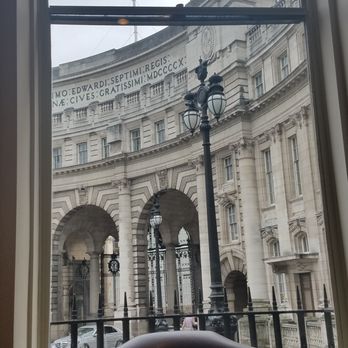 Caffè Nero - View from the back - Coffee & Tea Near Me - London, XGL