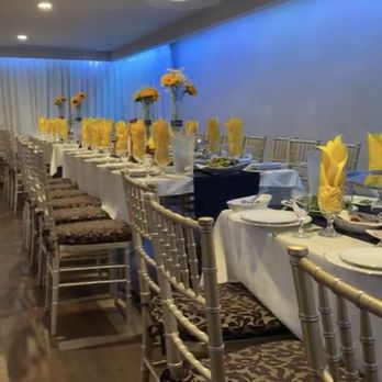 De Luxe Banquet Hall - Beautiful set up they did for us! - Lounges Near Me - Burbank, California De Luxe Banquet Hall - Beautiful set up they did for us! - Lounges Near Me - Burbank, California