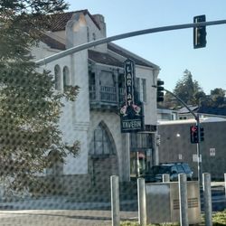 The Lariat Tavern - Tavern front