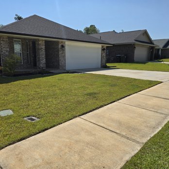 Big Jakes Lawn Maintenance - Lawn Services Near Me - Cantonment, Florida Big Jakes Lawn Maintenance - Lawn Services Near Me - Cantonment, Florida