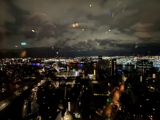 clouds Heaven’s Bar & Kitchen by null
