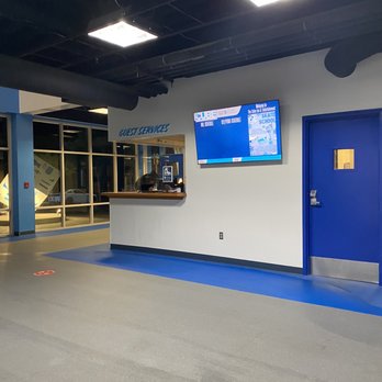 The Cube Ice and Entertainment Center - Skating Rinks Near Me - Valencia, California