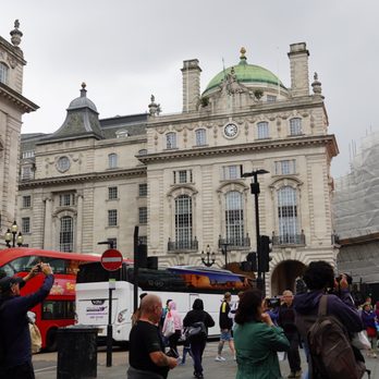 Piccadilly Circus - Landmarks & Historical Buildings Near Me - London, XGL Piccadilly Circus - Landmarks & Historical Buildings Near Me - London, XGL