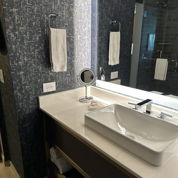 Carte Hotel San Diego Downtown, Curio Collection by Hilton - Bathroom sink - Hotels Near Me - San Diego, California Carte Hotel San Diego Downtown, Curio Collection by Hilton - Bathroom sink - Hotels Near Me - San Diego, California