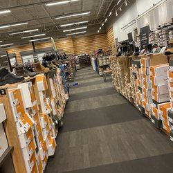 DSW Designer Shoe Warehouse