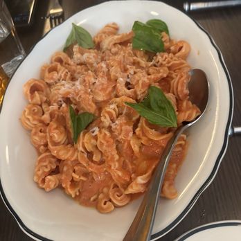 Zarella Pizzeria & Taverna - Radiatore Alla Vodka Pasta - Italian Near Me - Chicago, Illinois