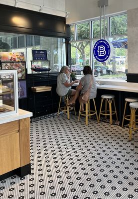 Paris Baguette by null