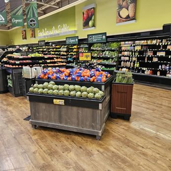 Albertsons - Produce area - Grocery Near Me - Simi Valley, California