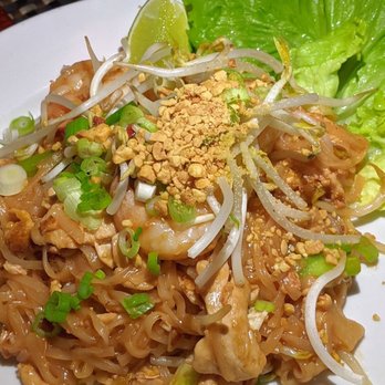 Basil Thai & Sushi - Pad Thai - Asian Fusion Near Me - Brunswick, Georgia Basil Thai & Sushi - Pad Thai - Asian Fusion Near Me - Brunswick, Georgia