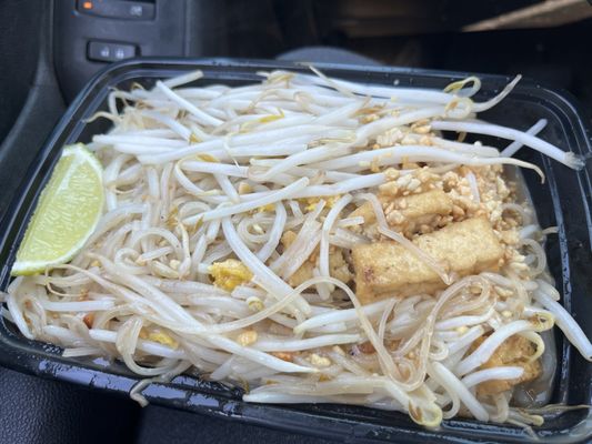 Daw Kun Thai by null