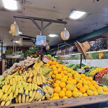 La Bodega Meat Market - Fruits and Produce - Meat Shops Near Me - Long Beach, California La Bodega Meat Market - Fruits and Produce - Meat Shops Near Me - Long Beach, California