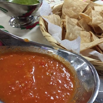 Elite Restaurante y Helados - Chips and salsa offered to all while we wait for food. - Ice Cream & Frozen Yogurt Near Me - Tampico, TAM