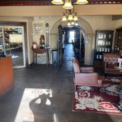 Bella Casa Cigars - Front Lounge