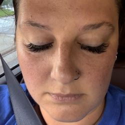 OmniBeauti Studio - Voluminous lashes