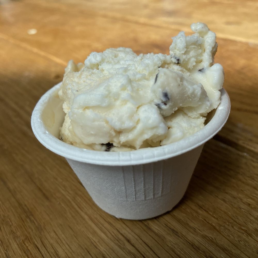 Greedy Goat - Caramel & Sea Salt and Banana, Chocolate & Caramel - Ice Cream & Frozen Yogurt Near Me - London, XGL