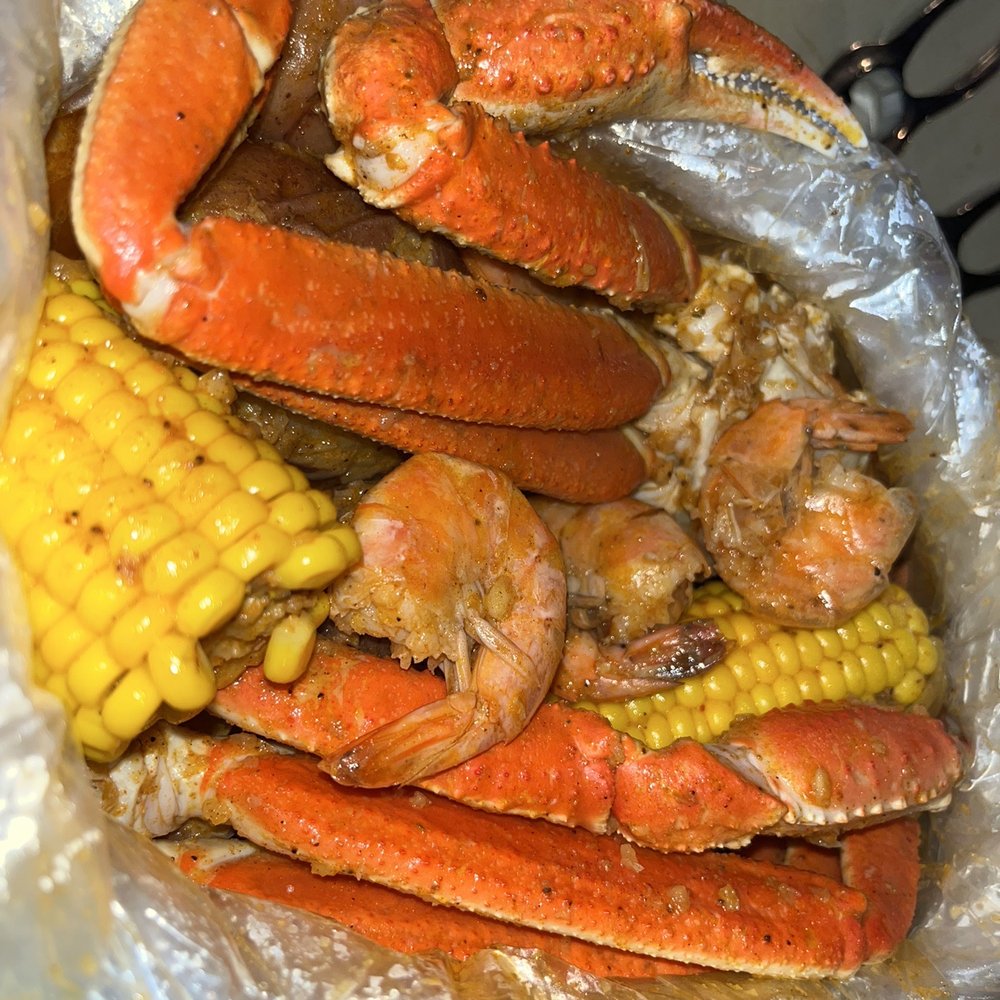 Crafty Crab The Falls - 1 lb Snow Crab & Headless Shrimp - Seafood Near Me - Miami, Florida Crafty Crab The Falls - 1 lb Snow Crab & Headless Shrimp - Seafood Near Me - Miami, Florida
