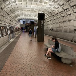 Capitol South Metro Station