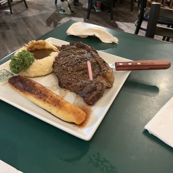 Foggy's Steakhouse - New York steak - Sports Bars Near Me - Christmas, Michigan Foggy's Steakhouse - New York steak - Sports Bars Near Me - Christmas, Michigan