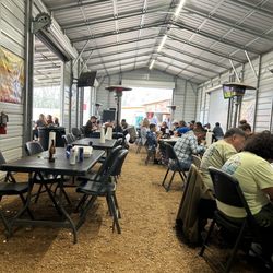 Hans' Crawfish Services - Covered seating area