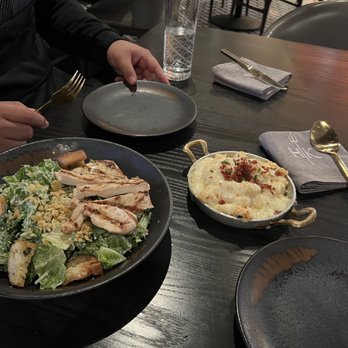 Gordon Ramsay Hell's Kitchen - our appetizers, caesar salad and mac & cheese w crispy prosciutto - Steakhouses Near Me - Stateline, Nevada